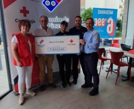 El segundo Domino’s Pizza de El Puerto de Santa María entrega un cheque de más de 7.400€ a Cruz Roja