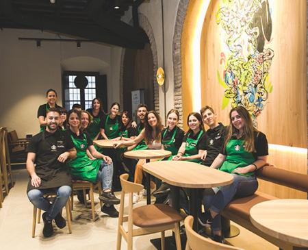 Starbucks® abre su segunda tienda en Córdoba enfrente de la Mezquita-Catedral 