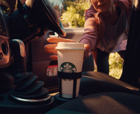 Starbucks® celebra el Día Internacional del Café invitando a un café a quienes lleven un vaso reutilizable 