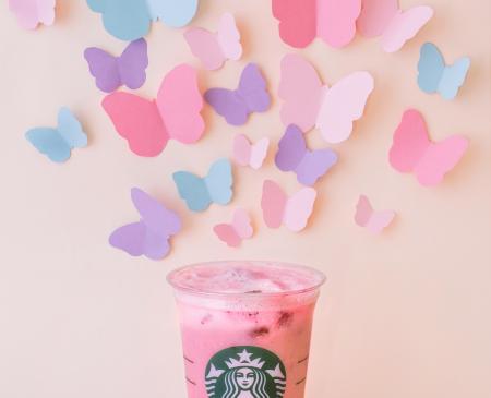 Starbucks® se une a la lucha contra el cáncer de mama con su nueva bebida Berry Drink 