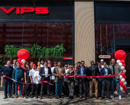 VIPS celebra su nueva apertura en Valdebebas con tortitas gratis para todos los visitantes