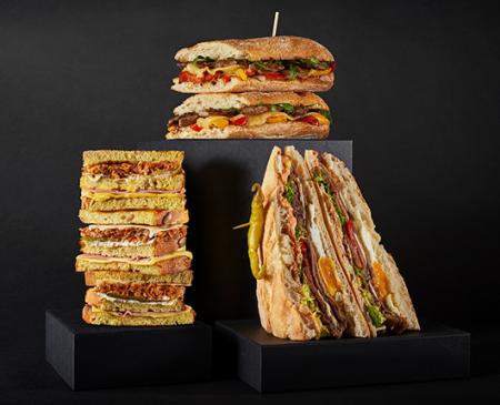 VIPS pone sobre la mesa tres nuevos y generosos sándwiches para inaugurar el otoño con un merecido homenaje