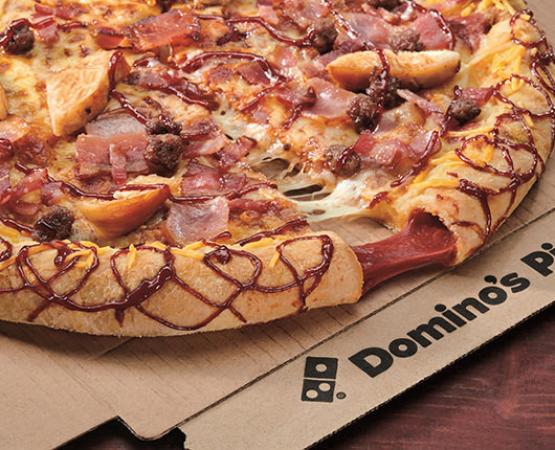 Domino's Pizza se estrena en Alcàsser y dona la recaudación de su apertura a Cruz Roja
