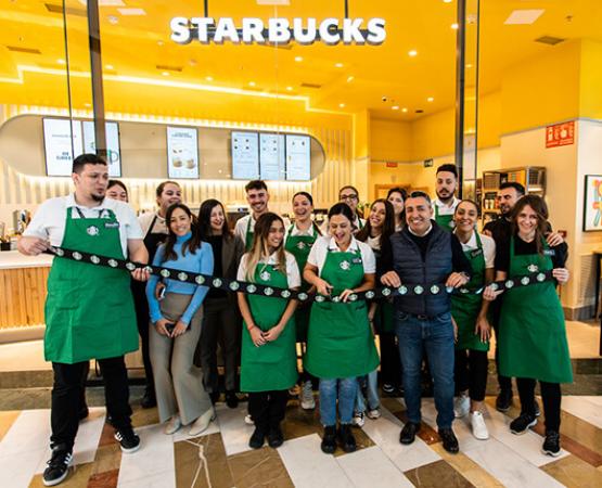 Starbucks® inaugura su primera tienda en Ondara y donará lo recaudado a la asociación local APROSDECO 
